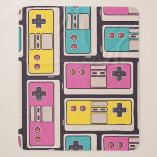 Nahtloses Muster mit Spieljoysticks. Farbenfroh Sherpadecke