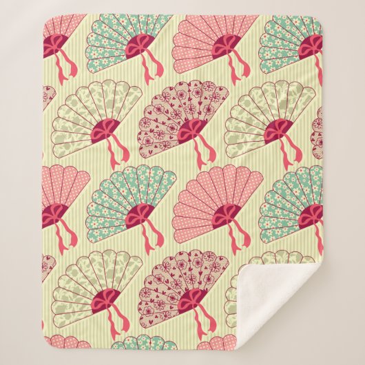 Nahtloses Muster mit Ventilatoren.  Sherpadecke (Vorderseite)