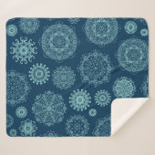 Nahtloses Muster mit verschneiten Schneeflocken,Ar Sherpadecke (Vorderseite (Horizontal))