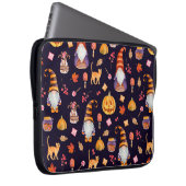 Nahtloses Muster mit Vintagen Halloween-Elementen. Laptopschutzhülle (Vorne Rechts)