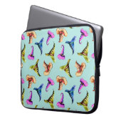 Nahtloses Muster mit wasserfarbenen alten Hüten, H Laptopschutzhülle (Vorderseite Links)