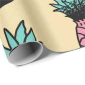 Nahtloses Muster niedlicher handgezogener Ananas Geschenkpapier (Rolleneckpunkt)