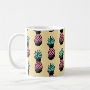 Nahtloses Muster niedlicher handgezogener Ananas Kaffeetasse