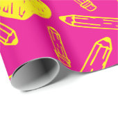 Nahtloses rosa Wrapping Paper mit Herz-Stifte Geschenkpapier (Rolleneckpunkt)
