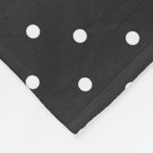 Nahtloses schwarz-weißes Tupfenmuster  Fleecedecke (Ecke)