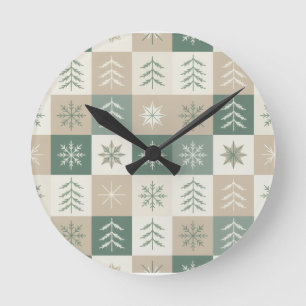 Nahtloses skandinavisches Weihnachtsbaum-Muster Runde Wanduhr