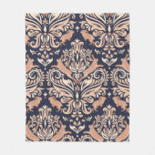 Nahtloses symmetrisches Muster im Damaskasstil.  Fleecedecke (Vorderseite)