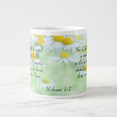 Nahum 1:7 Jumbo-Tasse (Vorderseite)