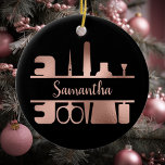 Nail Salon Business Technician Rose Gold Monogram Keramik Ornament<br><div class="desc">Dieses Design kann in dem Bereich personalisiert werden, der durch das Ändern des Fotos und/oder Textes zur Verfügung gestellt wird. Oder Sie können es anpassen, indem Sie den Mausklick auswählen, um weitere Optionen anzupassen, um die Farbe des Hintergrunds zu löschen oder zu ändern, Text hinzuzufügen, die Textfarbe oder den Stil...</div>