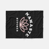 Namaste Es Lotus Flower Funny Yoga Gift For Women Fleecedecke (Vorderseite (Horizontal))