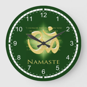 Namaste - I bow to you (in green) Große Wanduhr