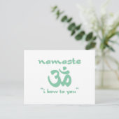 Namaste - I bow to you (in green) Postkarte (Stehend Vorderseite)