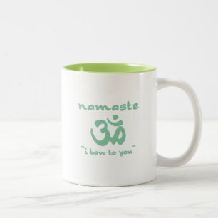 Namaste - I bow to you (in green) Zweifarbige Tasse