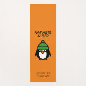 Namasté im Bett lustiger Pinguin Cartoon individue Yogamatte (Vorderseite)