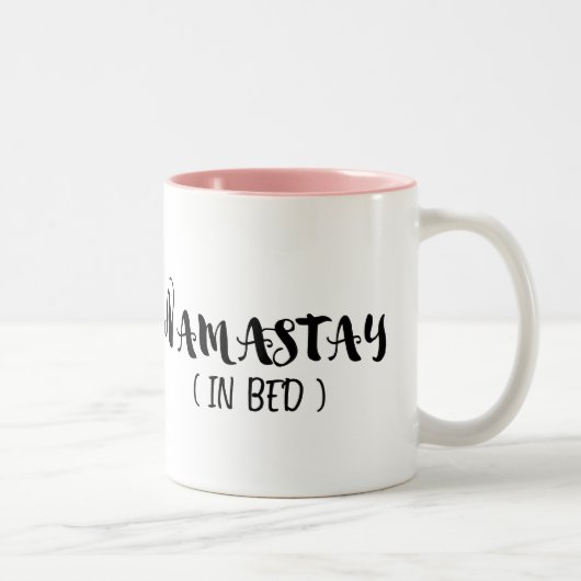Namaste im Bett Zweifarbige Tasse (Rechts)