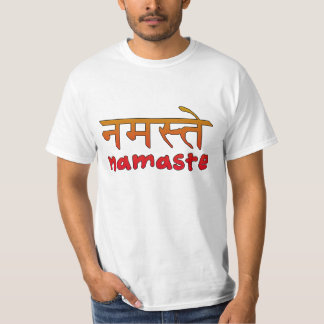 Namaste im englischem und Hindi-Skript T-Shirt