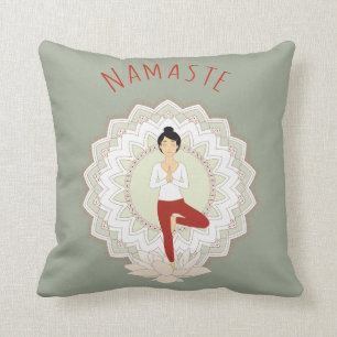 Namaste in der Baum-Pose - Yoga Asana Kissen