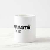 Namasté in der Tasse des Bettes (Mittel)