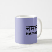 Namaste in englischem und im Hindi Kaffeetasse (VorderseiteRechts)