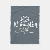 Namaste lustige Zitat-Fleece-Decke Fleecedecke (Vorderseite)