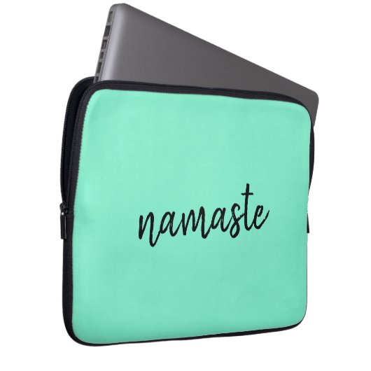 Namaste | Neo Mint Green Modern Yoga Spiritual Laptopschutzhülle (Vorne Rechts)