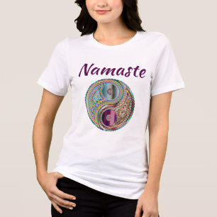 Namaste Sparkle Look Juwel-farbenes Yin-Yang-Symbo Tri-Blend Shirt