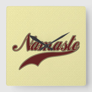 Namaste Stylish Red Burgundy Quadratische Wanduhr