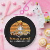 Namaste Trumpkin macht Halloween Great wieder Medi Pappteller (Party)