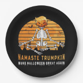 Namaste Trumpkin macht Halloween Great wieder Medi Pappteller (Vorderseite)