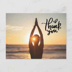 Namaste Yoga Frau heben Hand Danke Postkarte
