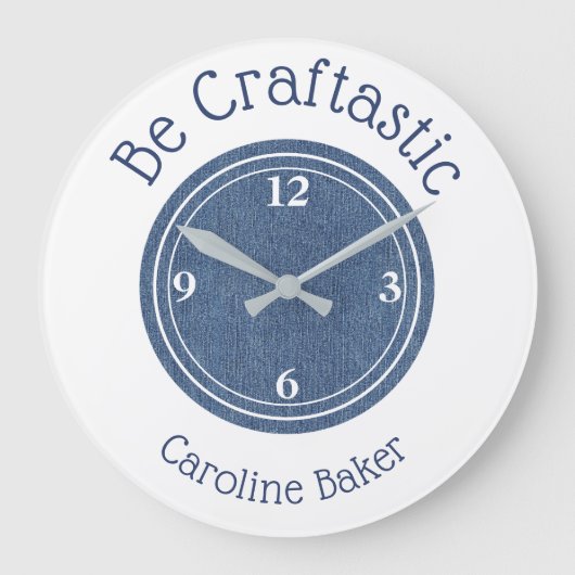 Name, 10,75 Zoll Kunsthandwerk, Blue Denim Round Große Wanduhr (Vorderseite)