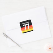 Name 77 Sports Jersey Nummer Schwarz Gelb Rot Quadratischer Aufkleber (Umschlag)