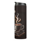 Name, angetrieben von Kaffee und Büchern Thermosbecher (Nach rechts gedreht)