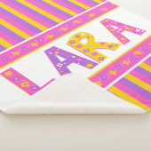 Name bedeutet Lara pink lila Blume Stern Sherpadecke (3/4)