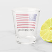 Name der amerikanischen Flagge Red White Blue Mono Schnapsglas (Rückseite)
