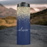 Name der Girl-Fitness-Monogram für Navy Blue Gold  Thermosbecher<br><div class="desc">Navy Blau und Gold Sparkle Glitzer Brushed Metal Monogram Name Drink Tumbler. Das macht den perfekten 16 Geburtstag,  Hochzeit,  Brautparty,  Jubiläum,  Babydusche oder Junggeselinnen-Abschied Geschenk für jemanden,  der Lieben glamourösen Luxus und schicke Stile.</div>