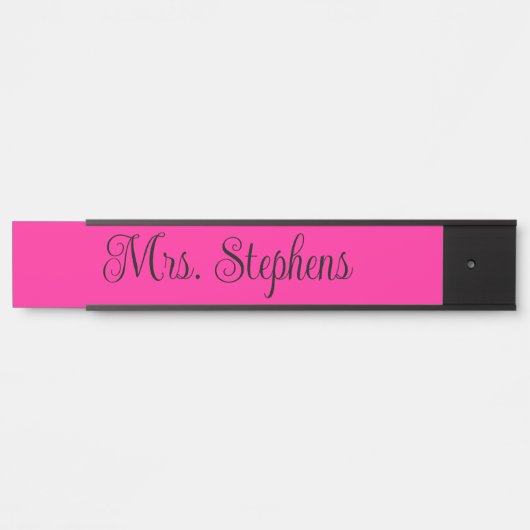 Name der kalligraphischen Schrift in heiß rosa und Türschild (Vorderseite )