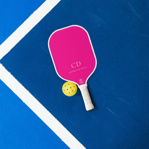 Name der Markierungen für das hellrosa Monogramm Pickleball Schläger