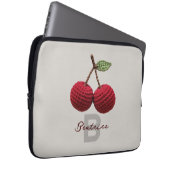 Name der Minimalistischen Girly Crochet Red Cherry Laptopschutzhülle (Vorne Rechts)