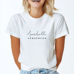Name der Monogramm | Modernes Minimalistisch Stilv T-Shirt<br><div class="desc">Ein einfaches,  benutzerdefiniertes Monogramm-Design mit einer modernen,  minimalistisch handgeschriebenen Skripttypografie gepaart mit einer Blocktypografie in schwarz auf weißem Hintergrund. Der Name des Monogramms kann leicht personalisiert sein,  um ein Design so einzigartig wie Sie sind zu machen! Das perfekt persönliche Geschenk oder Accessoire für jeden Anlass!</div>