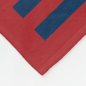 Name der Navy Blue und Red Rugby Stripes Fleecedecke (Ecke)