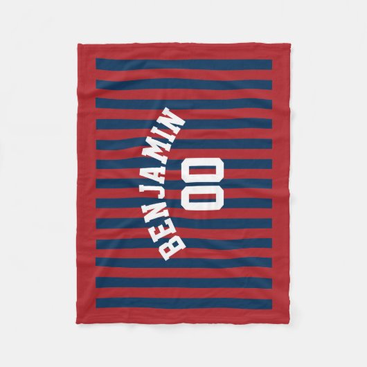 Name der Navy Blue und Red Rugby Stripes Fleecedecke (Vorderseite)