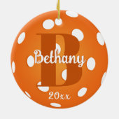 Name der Orange Pickleball Monogram Keramik Ornament (Hinten)