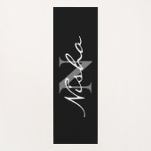 Name der personalisierten Minimal-Schwarz-Weiß-Mon Yogamatte (Vorderseite)