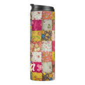Name der Quilt Monogramm farbig Thermosbecher (Nach rechts gedreht)