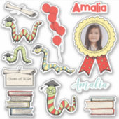 Name der Red Bookworm Preschool Graduation Party Aufkleber (Vorderseite)