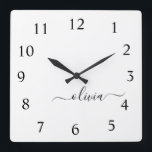 Name der Schwarz-weißen Skriptmonogramm-Girlanschr Quadratische Wanduhr<br><div class="desc">Die Name-Uhr für das Monogramm ist weiß und schwarz. Das macht den perfekten 16 Geburtstag,  Hochzeit,  Brautparty,  Jubiläum,  Babydusche oder Junggeselinnen-Abschied Geschenk für jemanden,  der Lieben glamourösen Luxus und schicke Stile.</div>