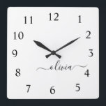 Name der Schwarz-weißen Skriptmonogramm-Girlanschr Quadratische Wanduhr<br><div class="desc">Die Name-Uhr für das Monogramm ist weiß und schwarz. Das macht den perfekten 16 Geburtstag,  Hochzeit,  Brautparty,  Jubiläum,  Babydusche oder Junggeselinnen-Abschied Geschenk für jemanden,  der Lieben glamourösen Luxus und schicke Stile.</div>
