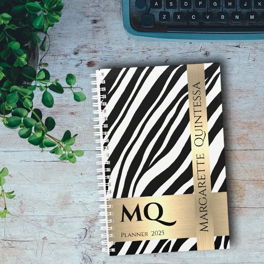 Name der Schwarz-weißen Zebra-Skin-Gold-Monogramm- Planer