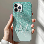 Name des Aquamarinen Glitzer<br><div class="desc">Fall für den Namen des Girly Glitzer Monogram. Dieses Design ist mit einem Imitat Glitzer Textur betont. Personalisieren Sie dieses benutzerdefinierte Design mit Ihrem eigenen Namen und Monogramm Initial.</div>